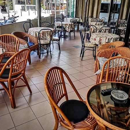 Hotel Palma Benessere Римини Екстериор снимка