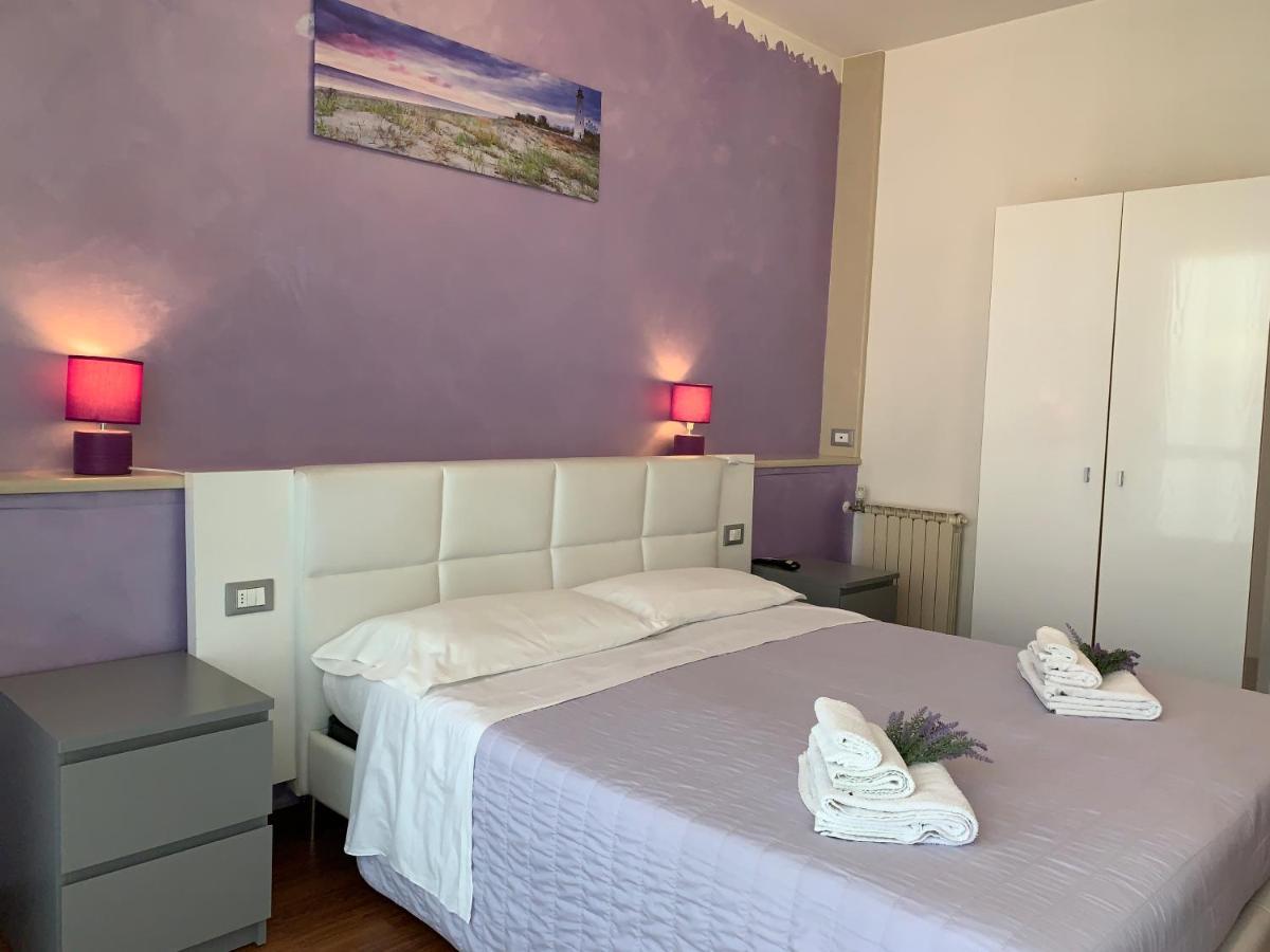 Hotel Palma Benessere Римини Екстериор снимка