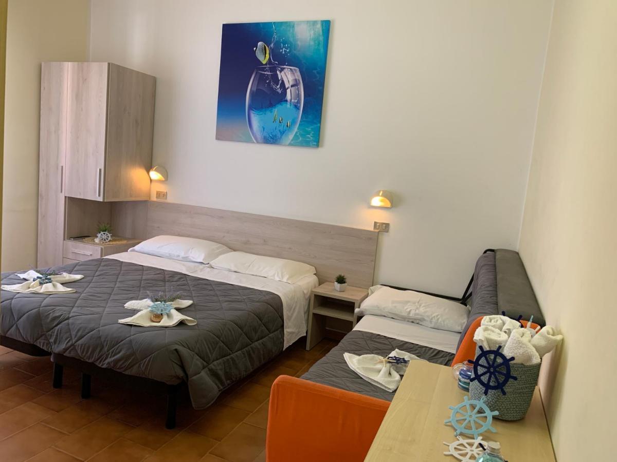 Hotel Palma Benessere Римини Екстериор снимка