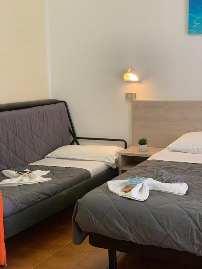 Hotel Palma Benessere Римини Екстериор снимка