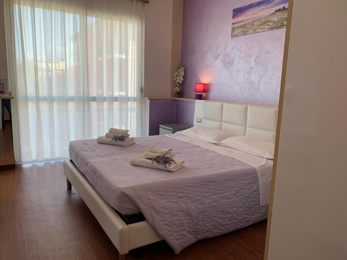 Hotel Palma Benessere Римини Екстериор снимка